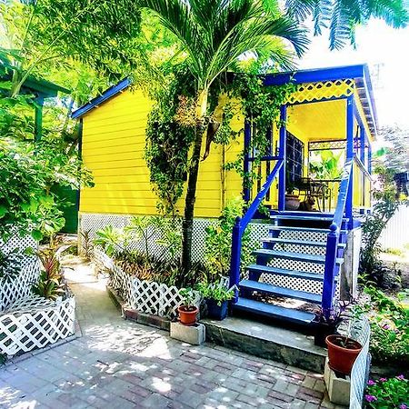 Yocamatsu Bed & Breakfast Caye Caulker Bagian luar foto