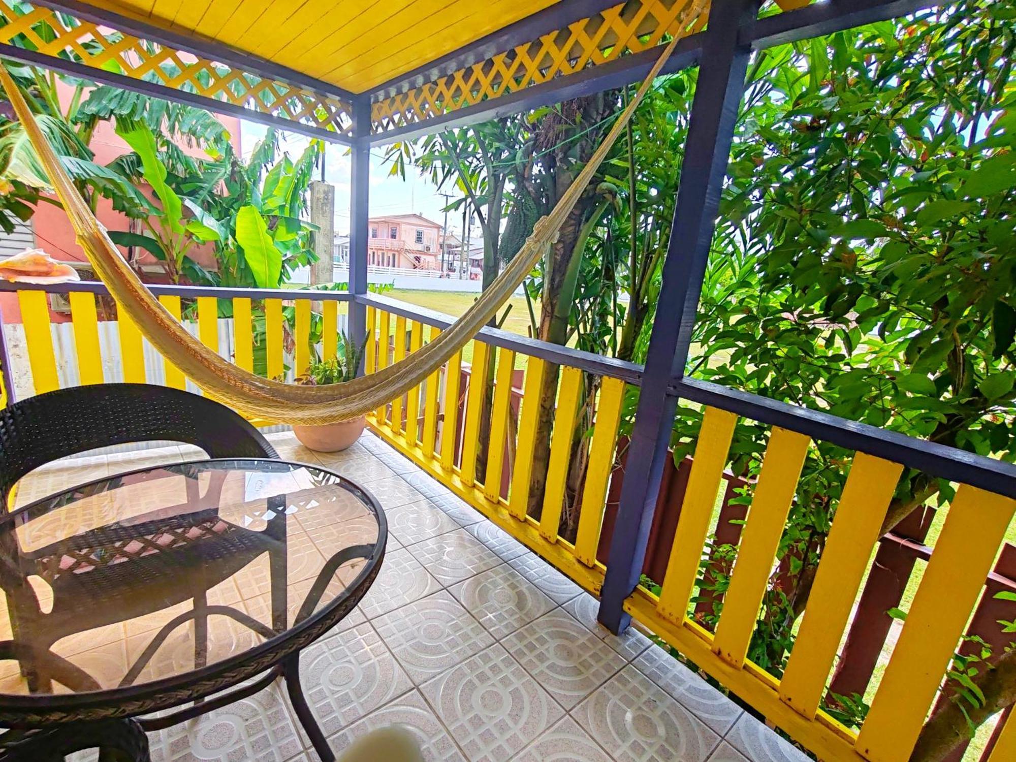 Yocamatsu Bed & Breakfast Caye Caulker Ruang foto