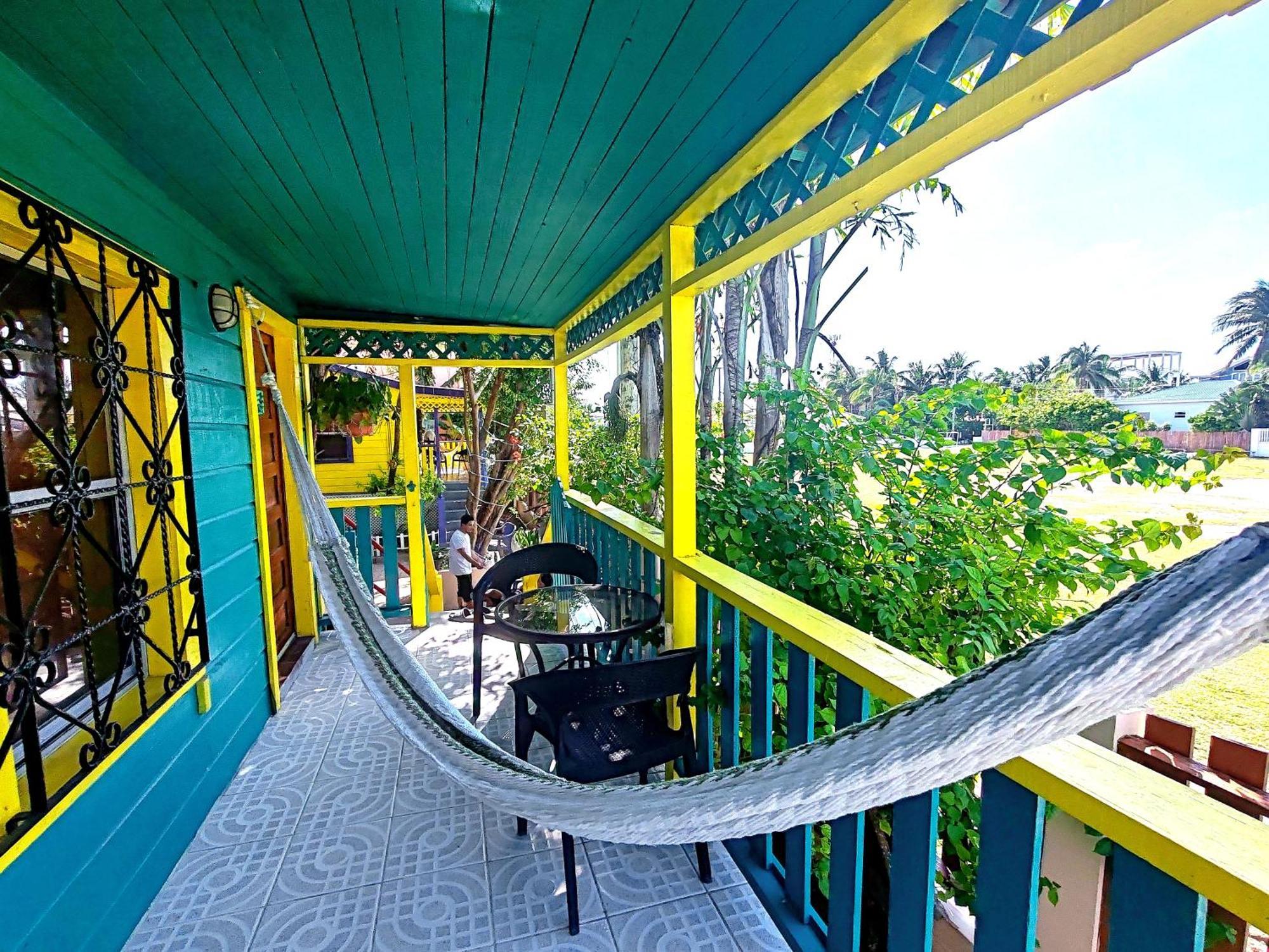 Yocamatsu Bed & Breakfast Caye Caulker Ruang foto