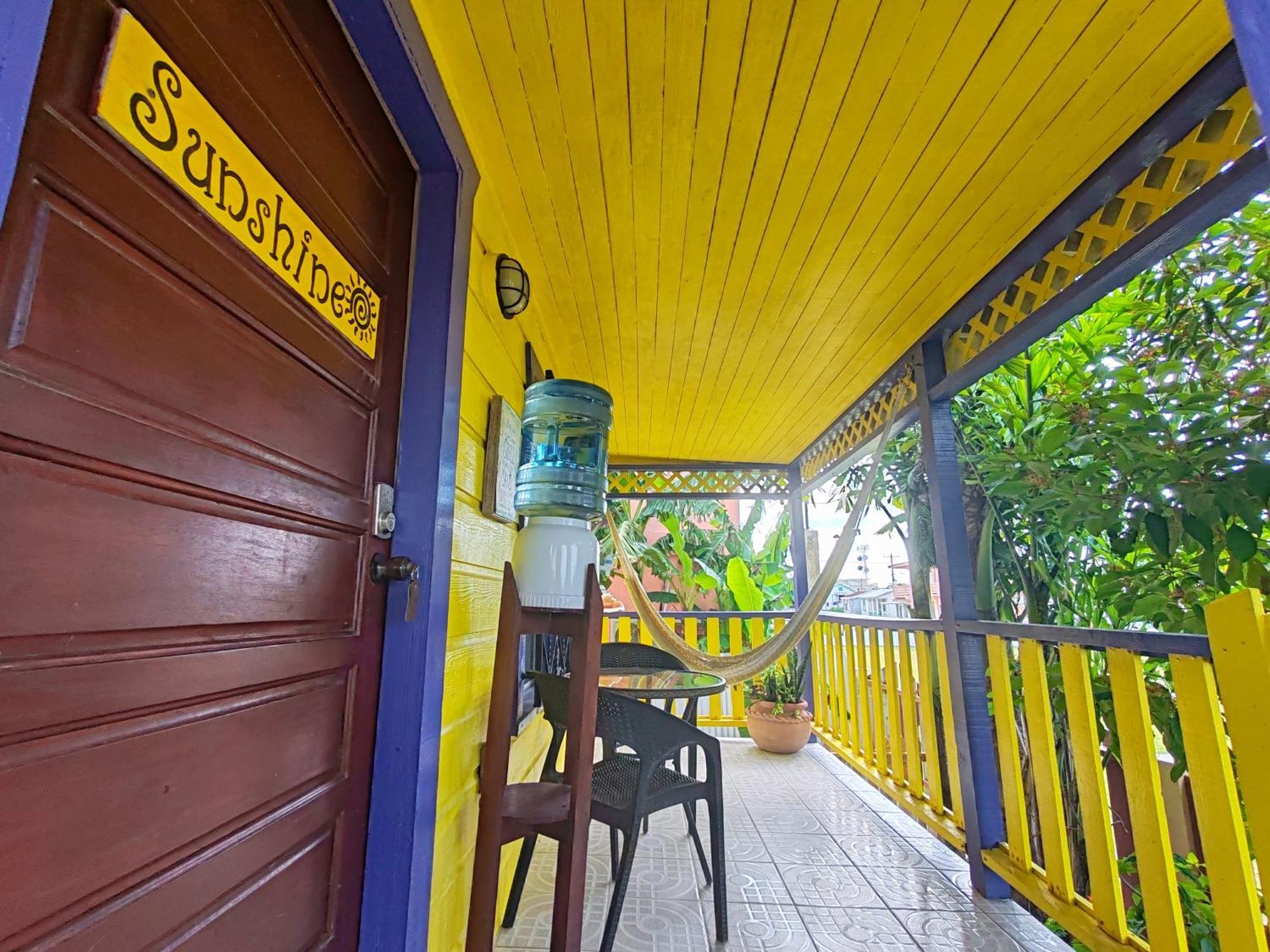 Yocamatsu Bed & Breakfast Caye Caulker Ruang foto