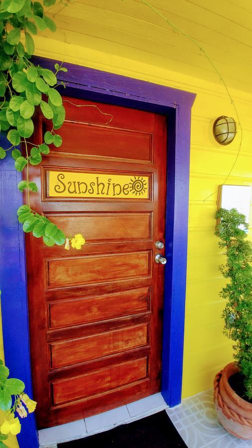 Yocamatsu Bed & Breakfast Caye Caulker Bagian luar foto