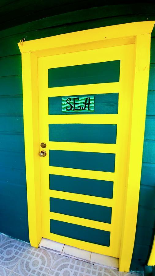 Yocamatsu Bed & Breakfast Caye Caulker Bagian luar foto